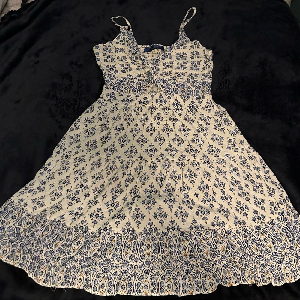 Peek a boo front twist floral full mini dress by Blue Rain size L!